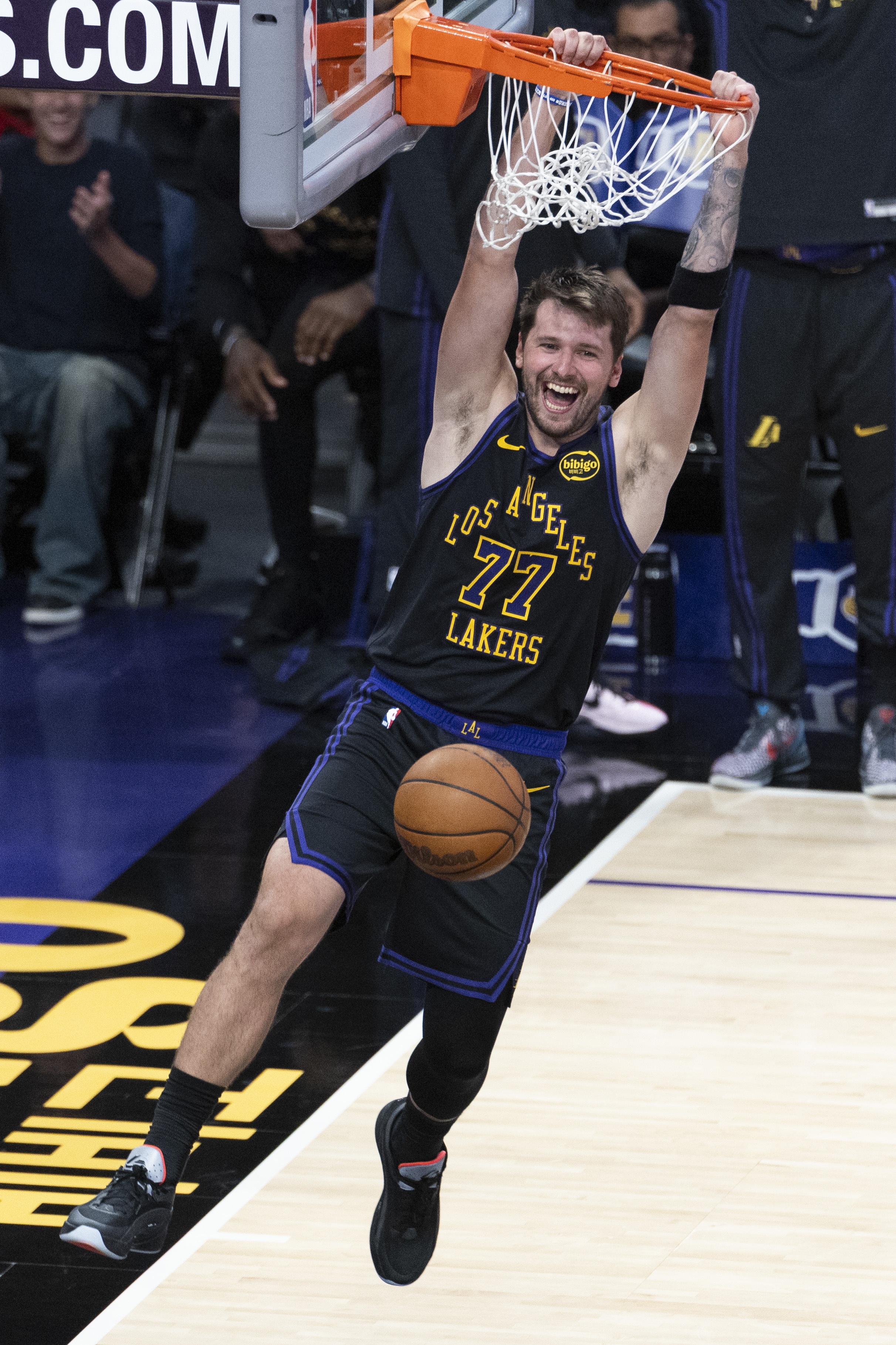 東契奇攻防數(shù)據(jù)顛覆刻板印象 湖人凈效率證其MVP價(jià)值 東契奇攻防數(shù)據(jù)顛覆刻板印象 湖人凈效率證其MVP價(jià)值