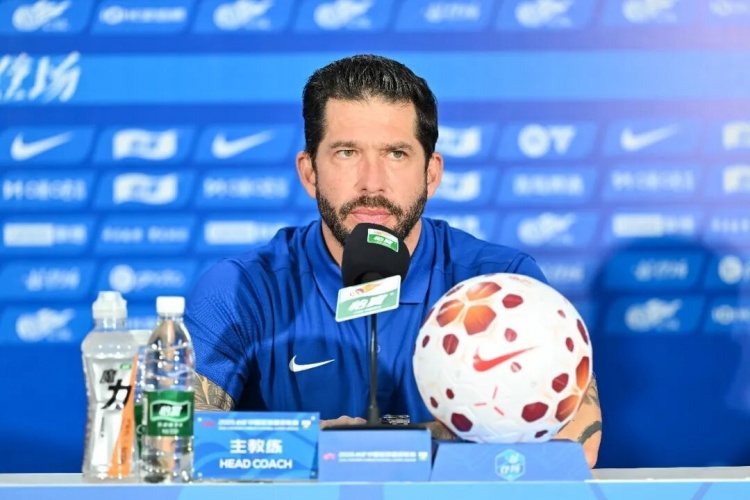 武漢三鎮(zhèn)客戰(zhàn)重慶銅梁龍 莫拉賽前強(qiáng)調(diào)充分備戰(zhàn) 武漢三鎮(zhèn)客戰(zhàn)重慶銅梁龍 莫拉賽前強(qiáng)調(diào)充分備戰(zhàn)