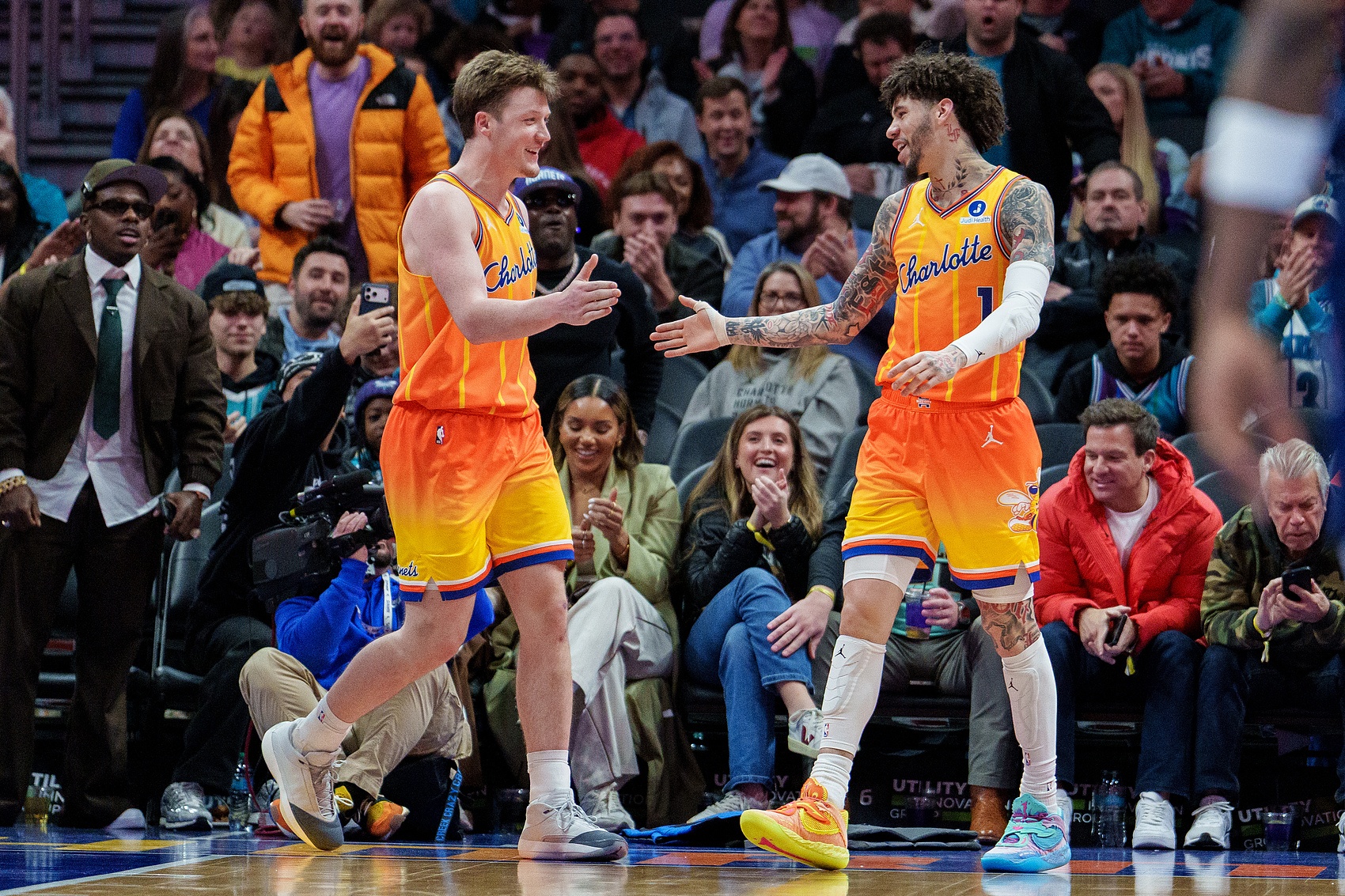 常規(guī)賽收官日九場涉排位 掘金湖人爭三快船勇士或預(yù)演附加賽 常規(guī)賽收官日九場涉排位 掘金湖人爭三快船勇士或預(yù)演附加賽