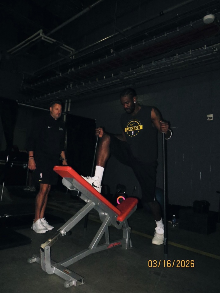 艾頓社媒總結(jié)常規(guī)賽征程 表態(tài)季后賽工作未結(jié)束