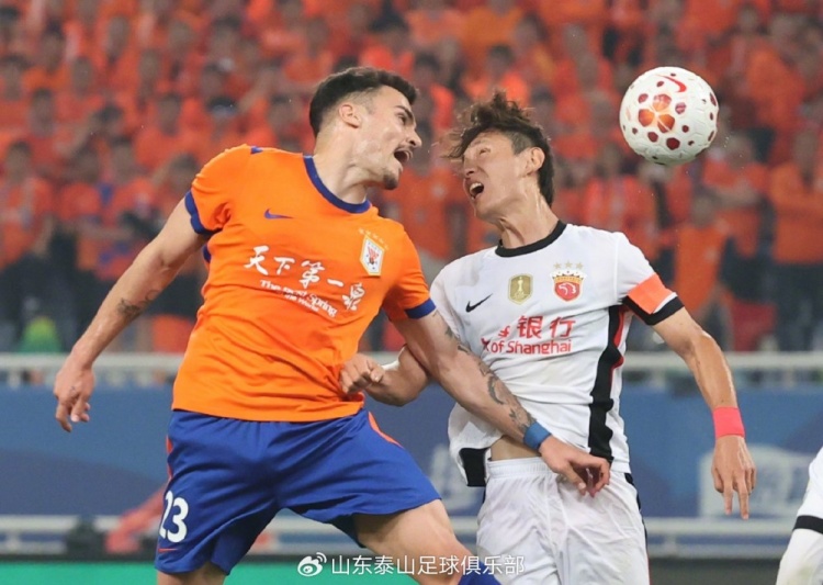 克雷桑任意球救主 泰山主場(chǎng)平海港