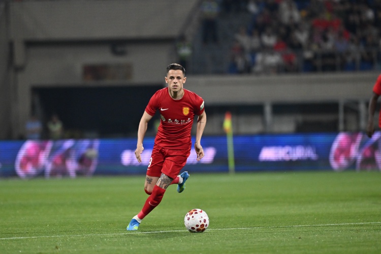 辛帕努中超六輪兩球一助 稱聯(lián)賽強(qiáng)度遠(yuǎn)超羅馬尼亞