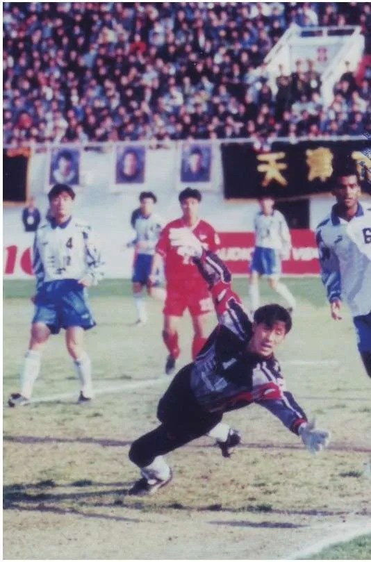 施連志三十年飛踹標簽與最佳狀態(tài)網(wǎng)絡(luò)重生