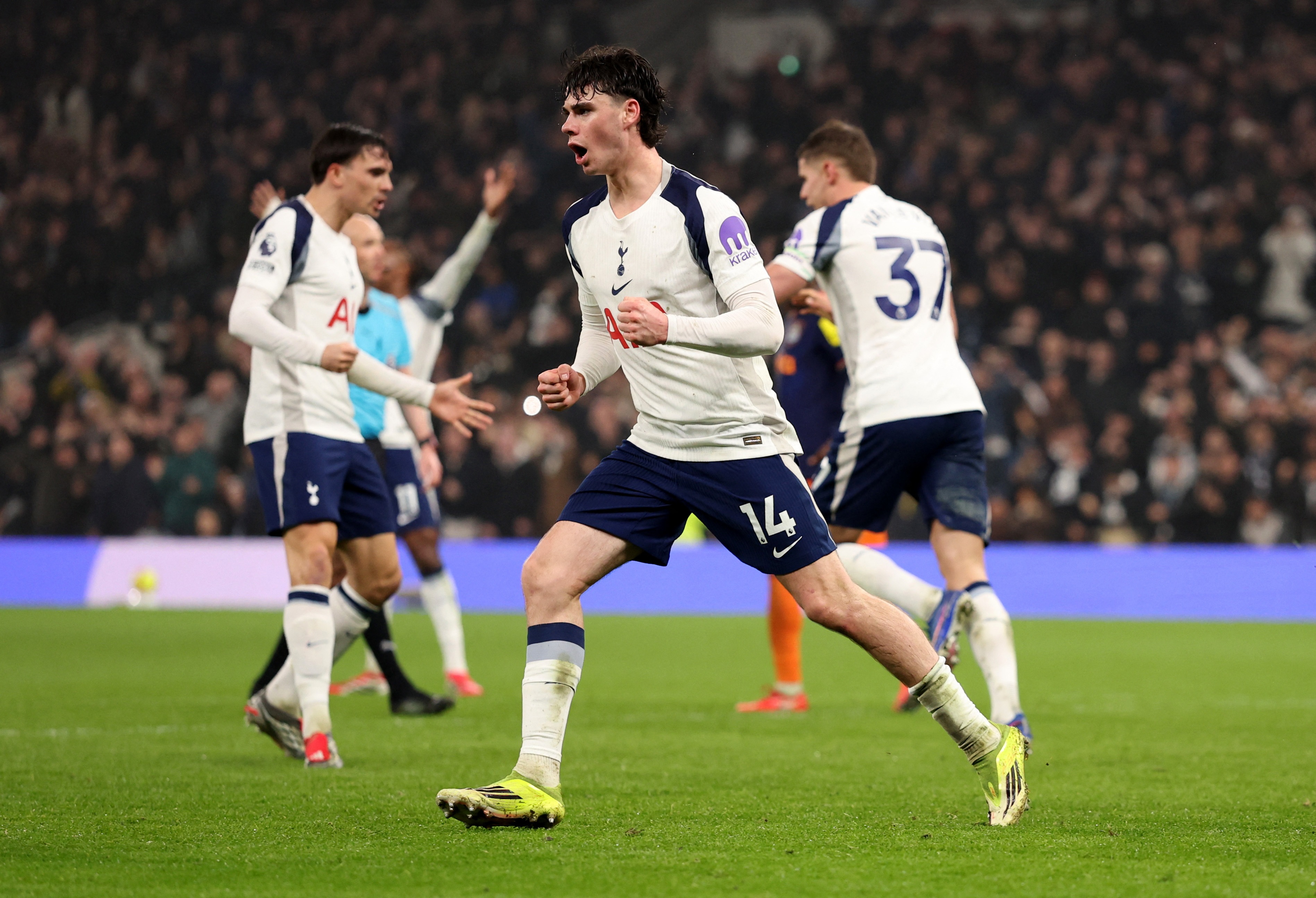 利物浦后防儲(chǔ)備計(jì)劃：范戴克接班人瞄準(zhǔn)斯米特、圖雷，格雷入候選