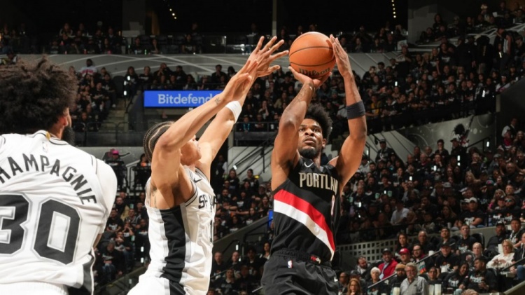 烏度卡夾擊詹姆斯反成杜蘭特噩夢，火箭兩戰(zhàn)暴露致命短板