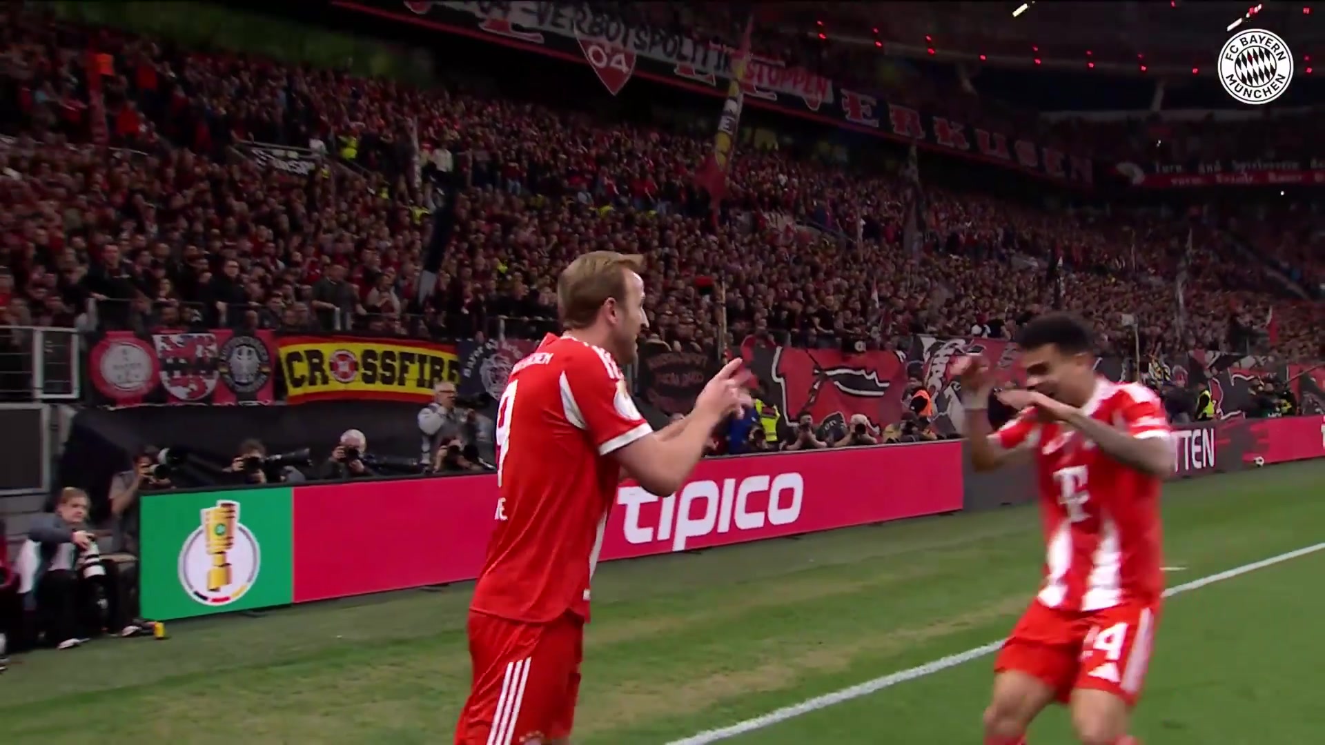 拜仁先下一城！凱恩中路包抄停球打門得手！穆西亞拉送助攻！